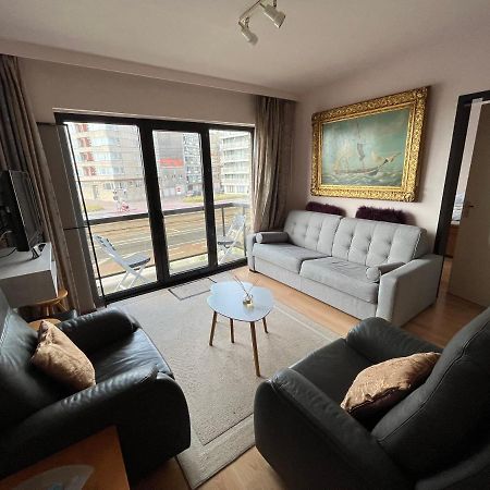 Frontaal Zeezicht In Appartement De Strandjutter Остенде Экстерьер фото