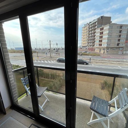 Frontaal Zeezicht In Appartement De Strandjutter Остенде Экстерьер фото