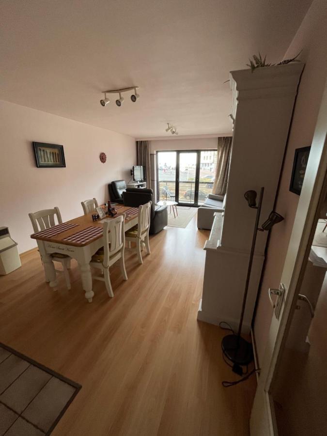 Frontaal Zeezicht In Appartement De Strandjutter Остенде Экстерьер фото
