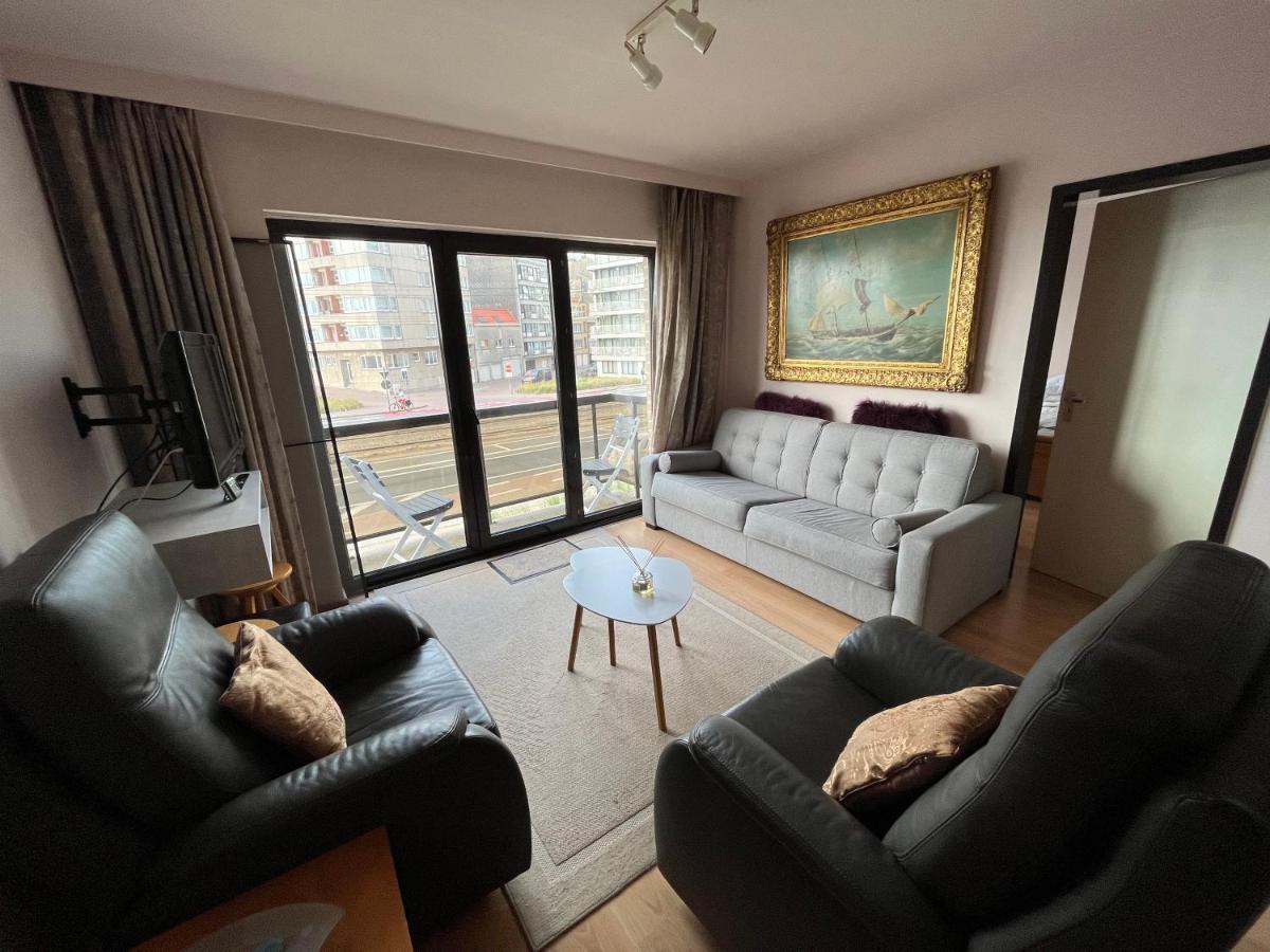 Frontaal Zeezicht In Appartement De Strandjutter Остенде Экстерьер фото