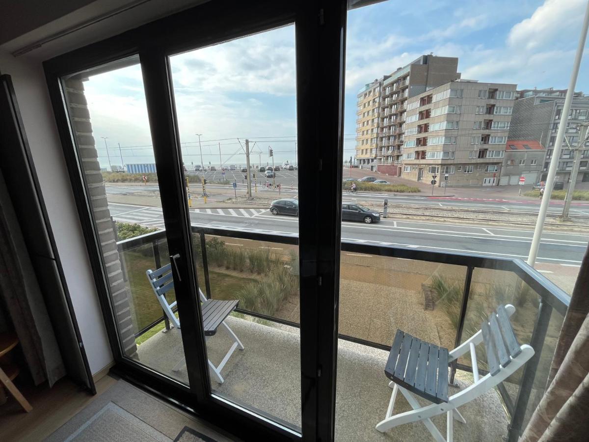 Frontaal Zeezicht In Appartement De Strandjutter Остенде Экстерьер фото